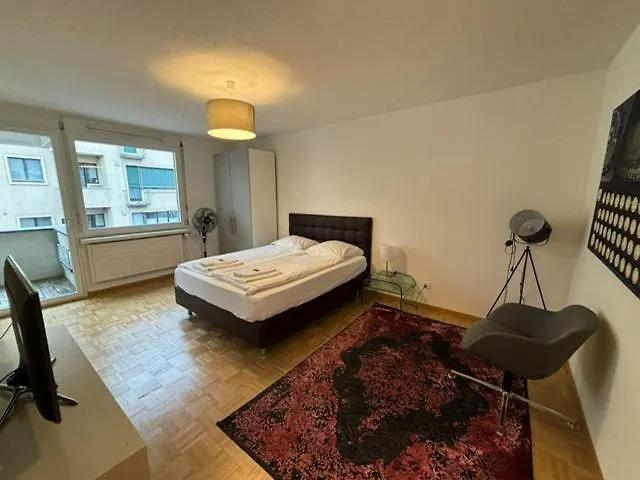 Cute Next To Museum Of Art - Art 9