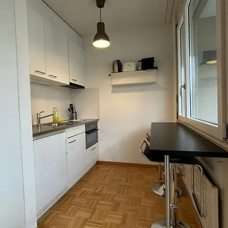 Apartment Cute Next To Museum Of Art - Art 9 *