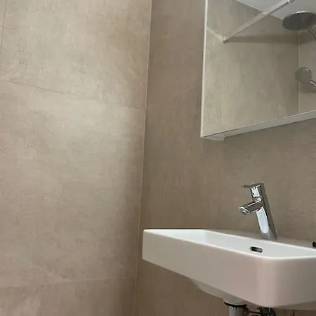 Апартаменты Cute Next To Museum Of Art - Art 9